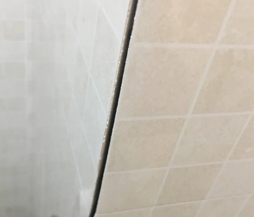 右玉瓷砖空鼓维修公司分享阳台瓷砖脱落的修复过程可以分为以下几个步骤